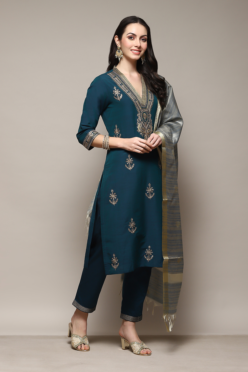 Meganta Poly Viscose Straight Kurta Slim Pant Suit Set image number 6