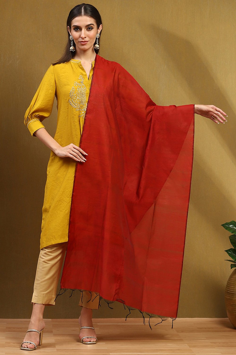 Red Poly Silk Yarn-Dyed Festive Dupatta image number 4