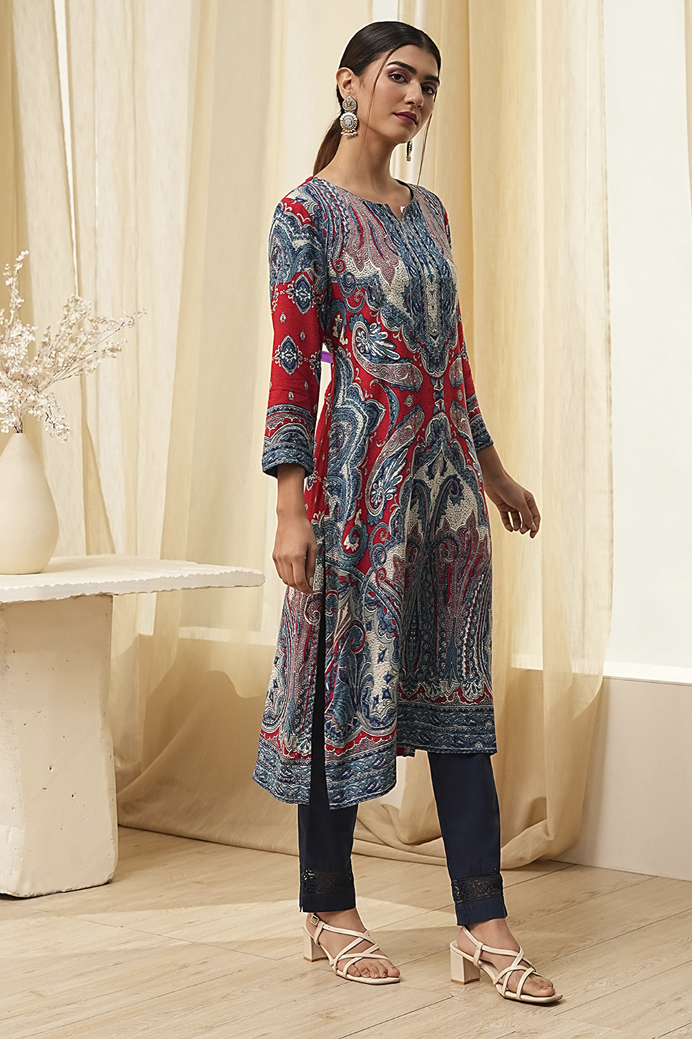 Red and Blue Printed Straight Kurta image number 4