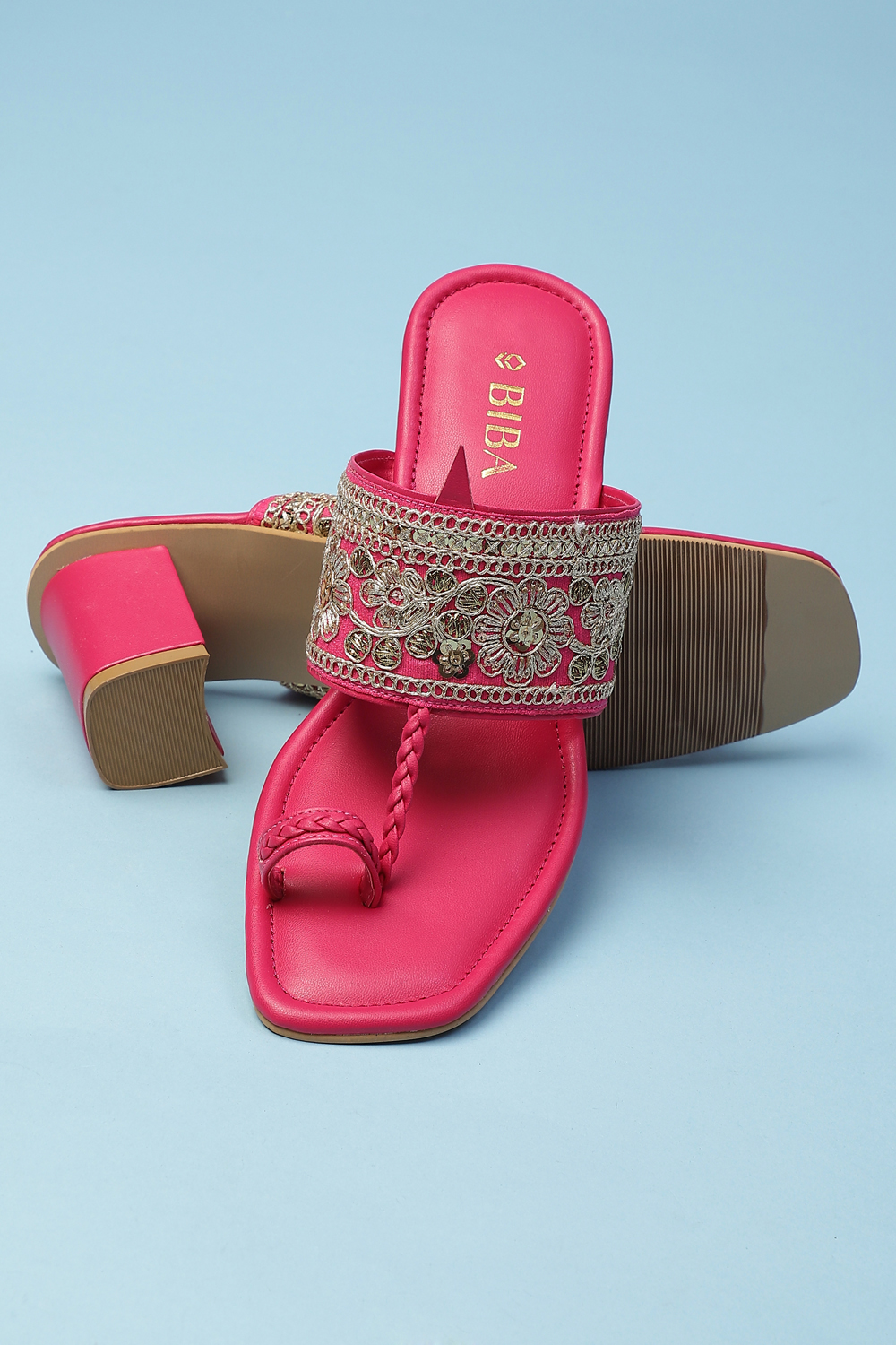 Pink Embroidered Ring Toe Sandals image number 3