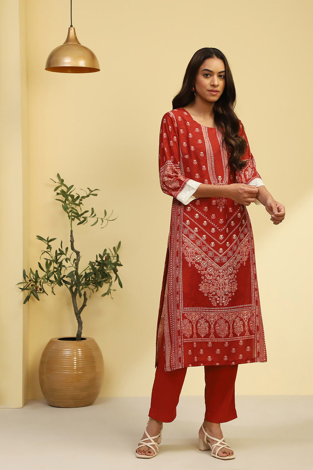 Rust Crepe Printed Straight Kurta image number 4