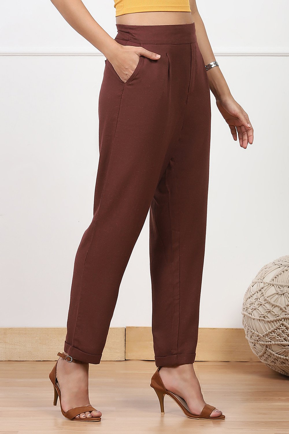 Brown Solid Tapered Relaxed Fit Pants image number 3