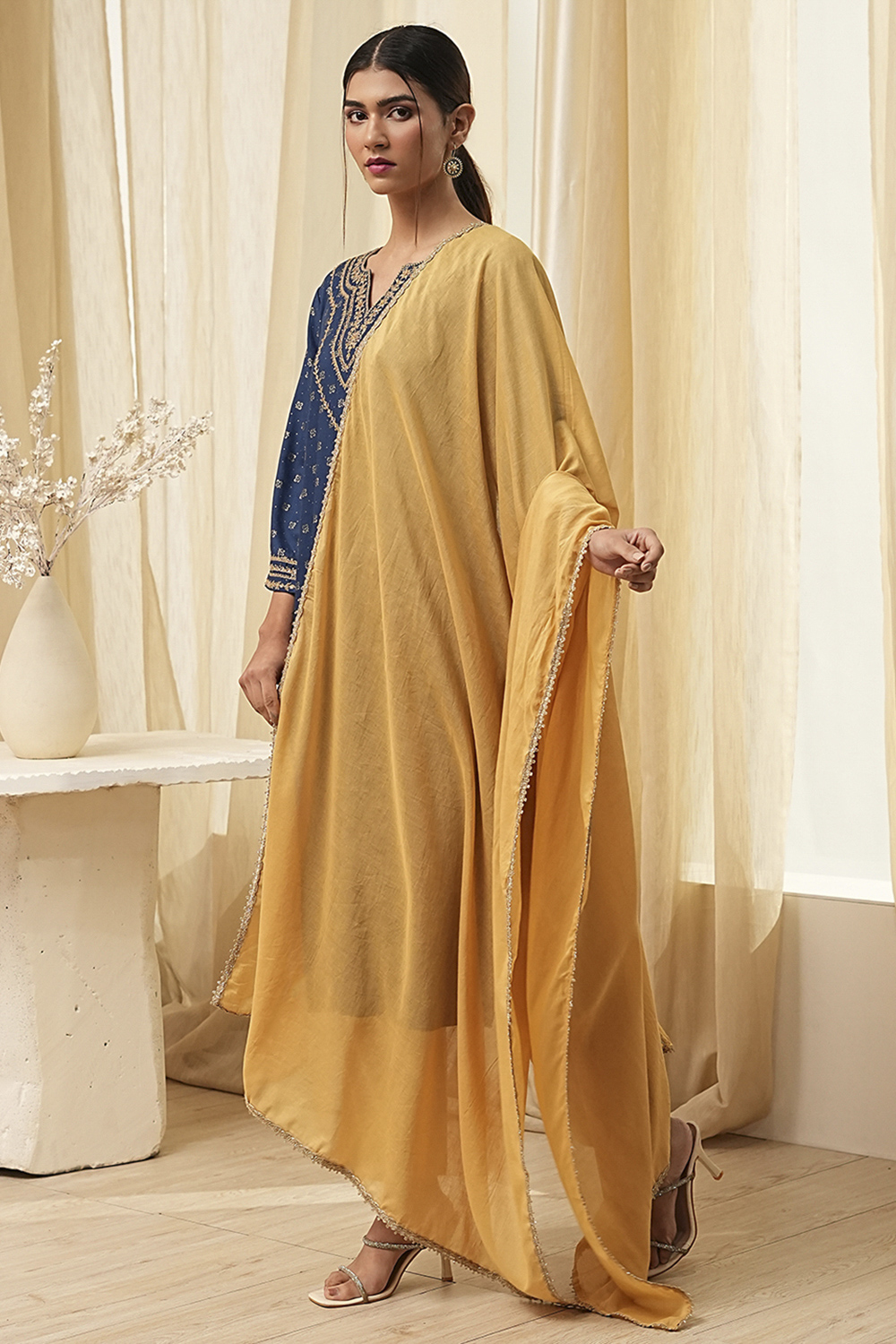 Gold  Dupatta image number 2