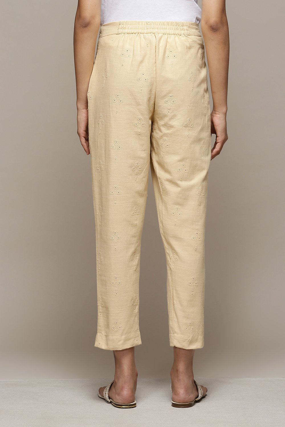 Off White Cotton Embroidered Narrow Pants image number 4