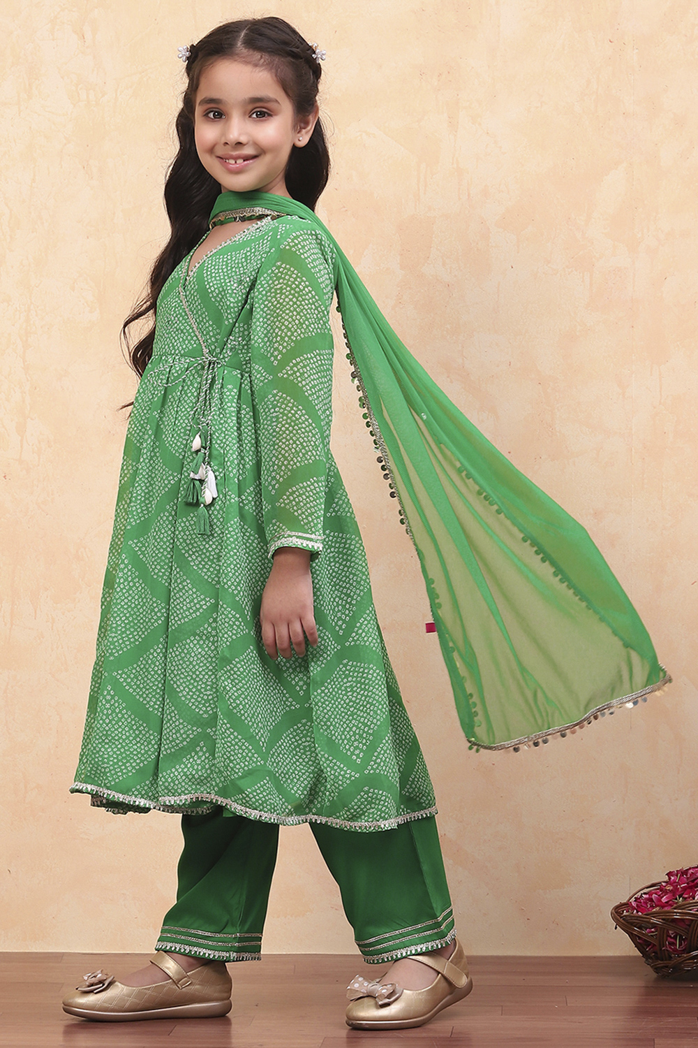 Green Polyester Blend Layered Suit Set image number 6