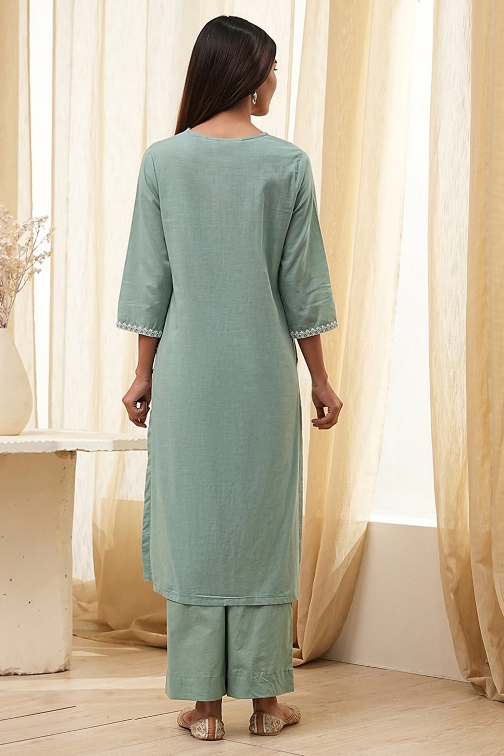 Green Pure Cotton Embellished Straight Suit Set image number 4