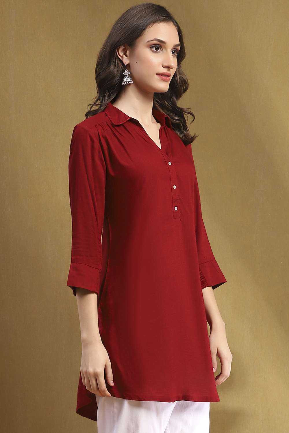 Black Solid Shirt Collar Straight Short Kurti image number 4