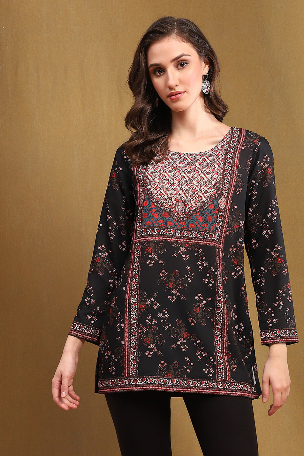 Black Floral Printed Regular Fit Straight Kurti image number 5