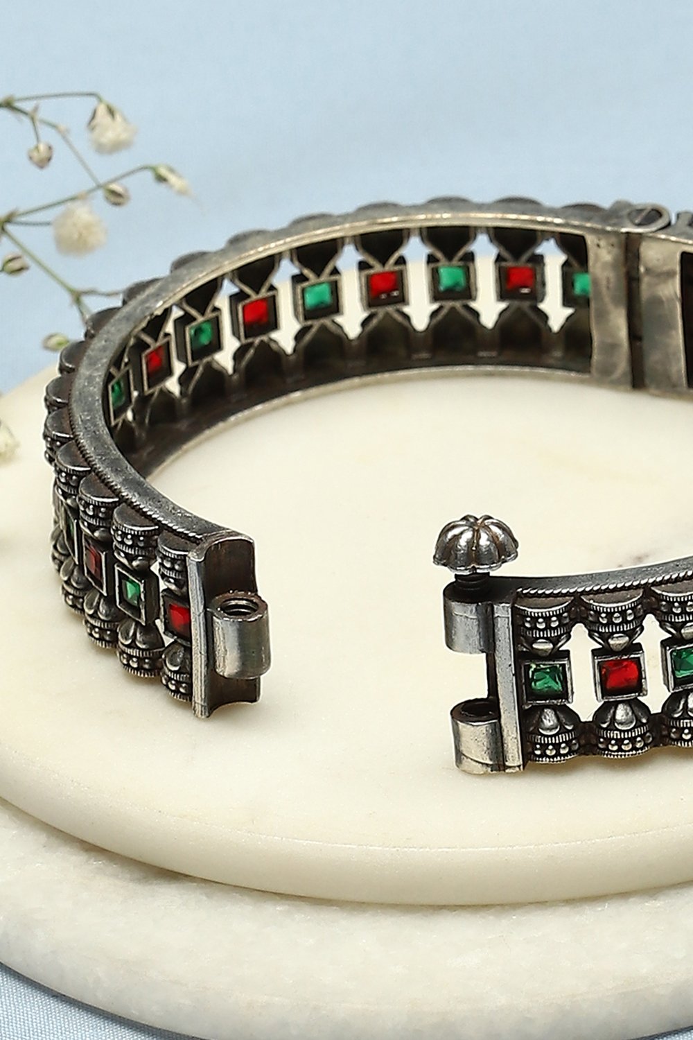 Red-Green Brass Bangles image number 4