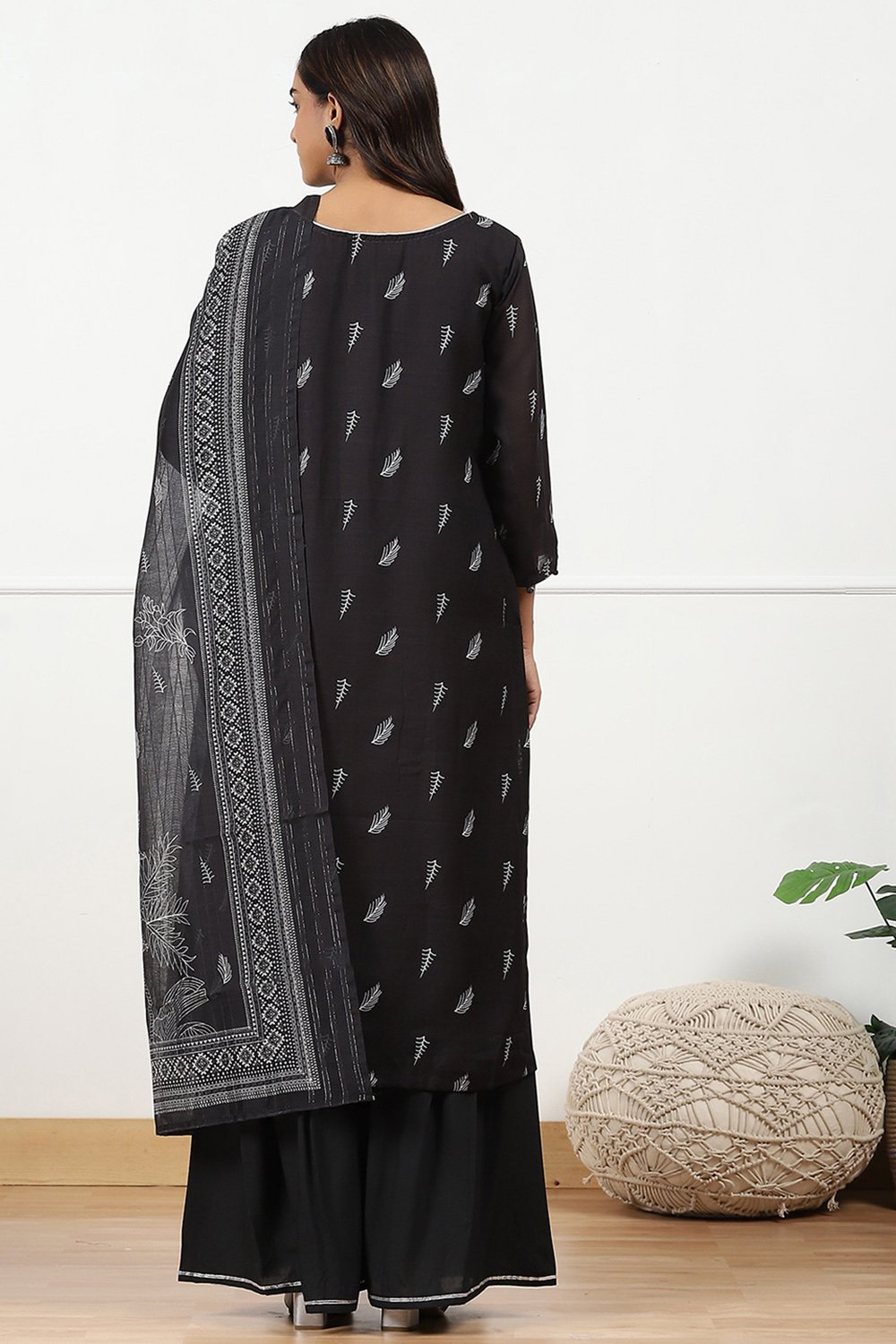 Black Linen Blend Woven Unstitched Suit Set image number 4