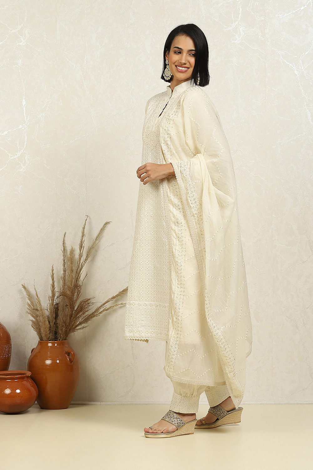 White Cotton Blend Handloom Unstitched Suit Set image number 4