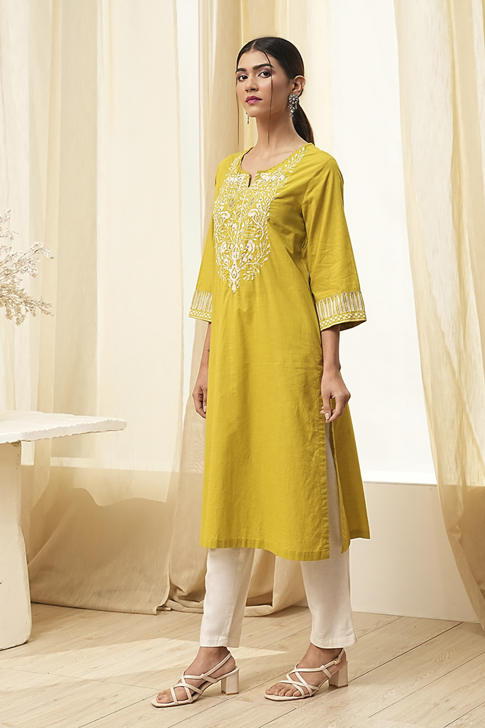 Green Pure Cotton Embroidered Straight Kurta image number 2