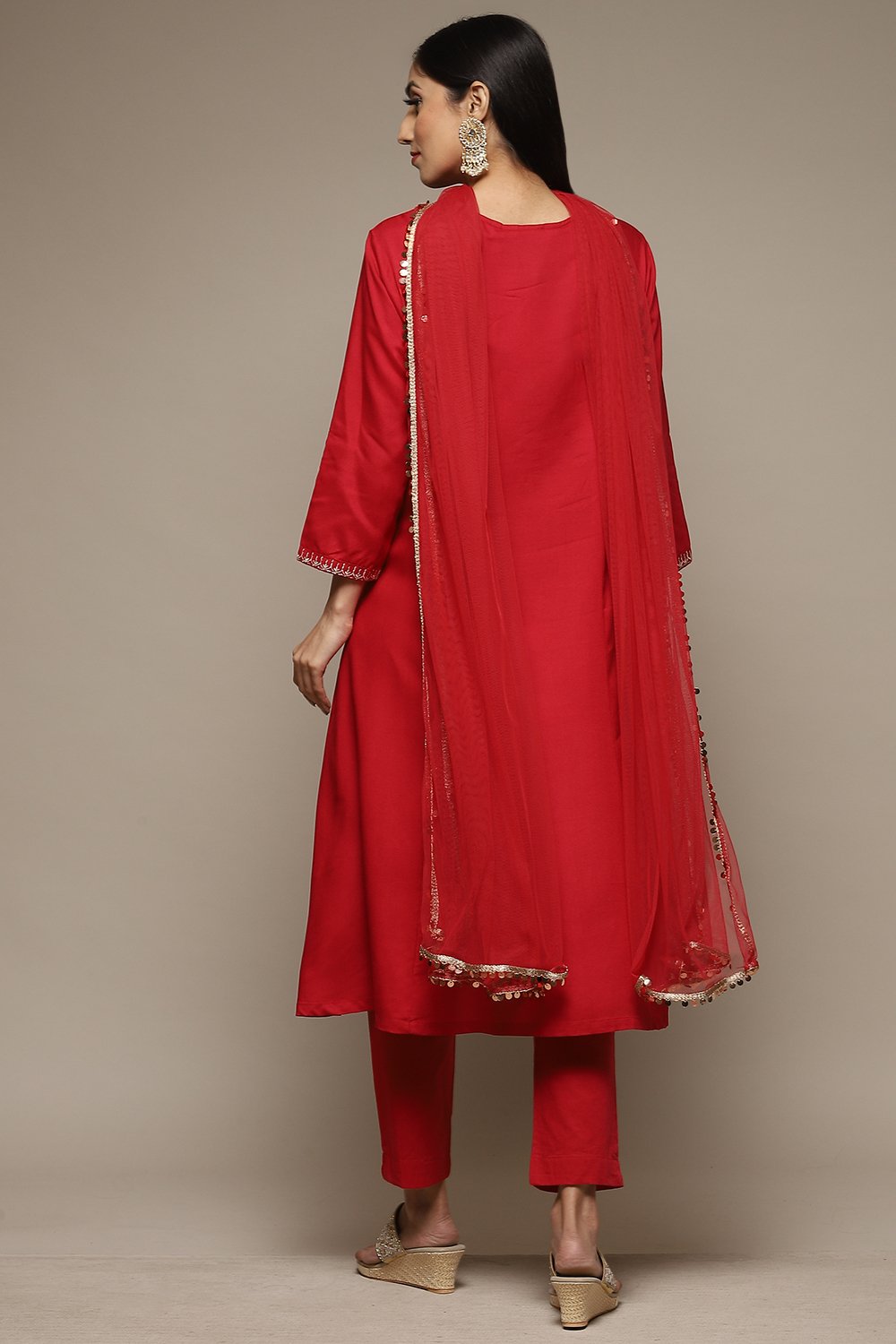 Red Rayon Gathered Kurta Pants Suit Set image number 4