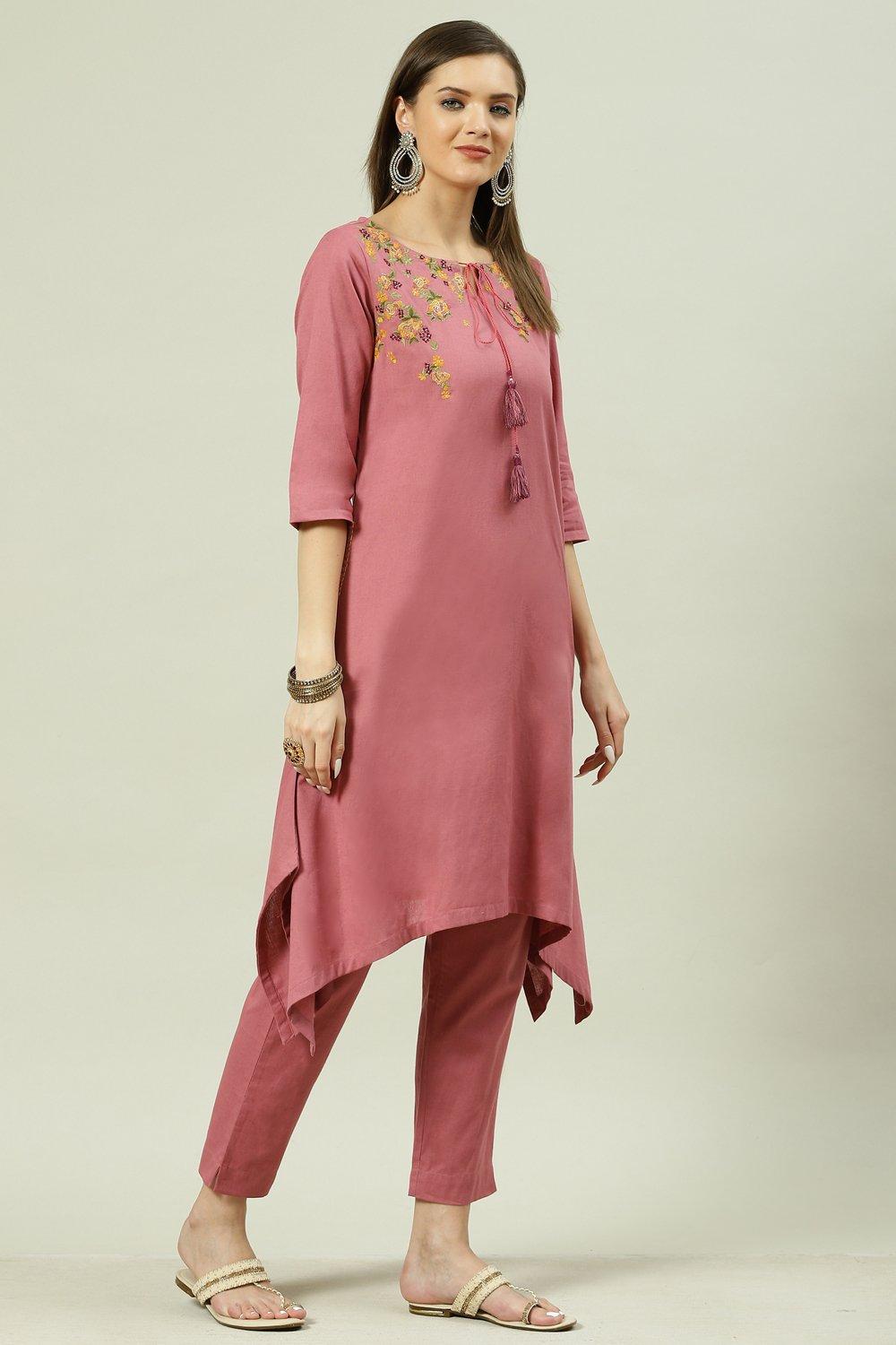 Yellow Solid Asymmetric Kurta Slim Pants Suit Set image number 5