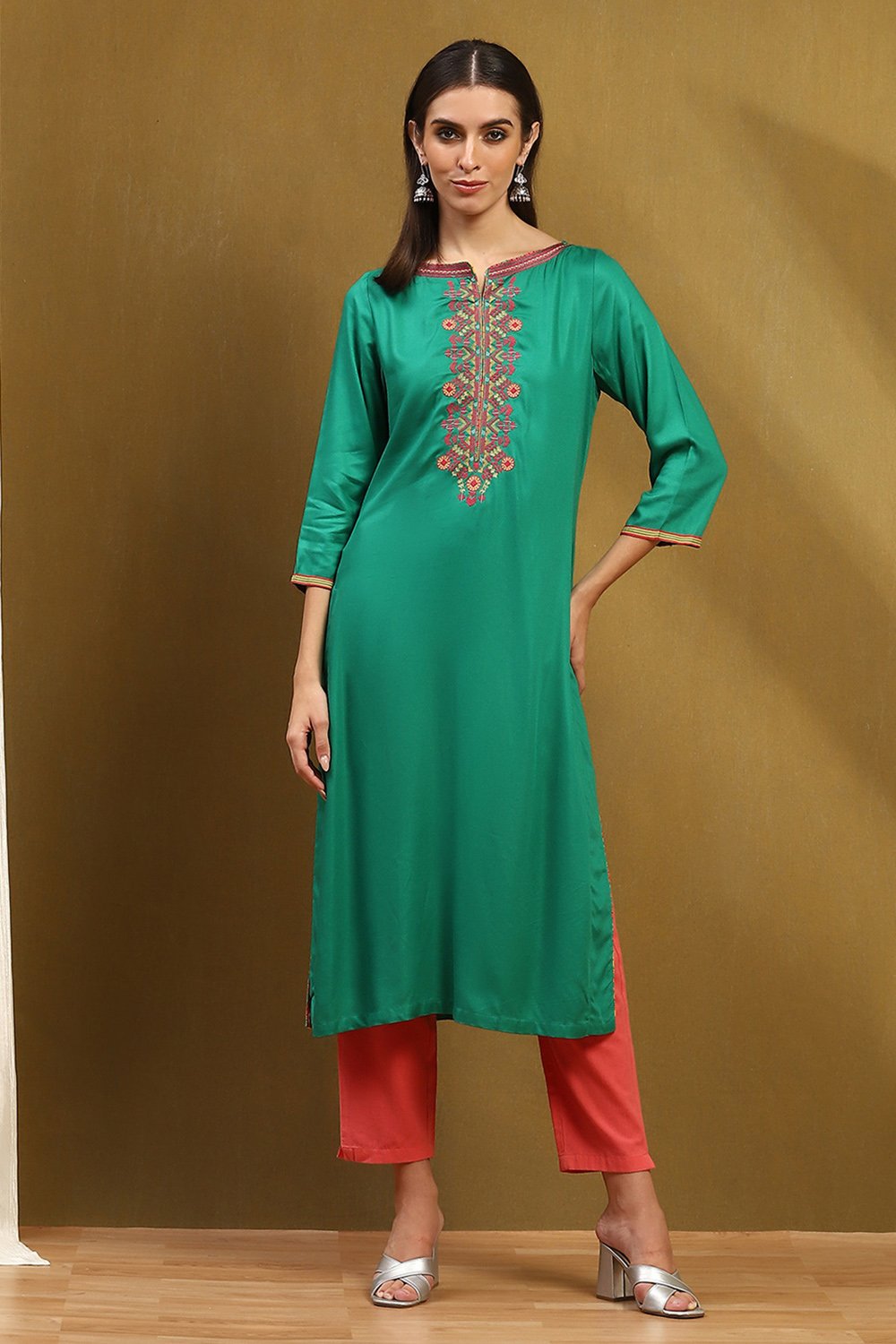 Green Straight Rayon Kurta image number 5