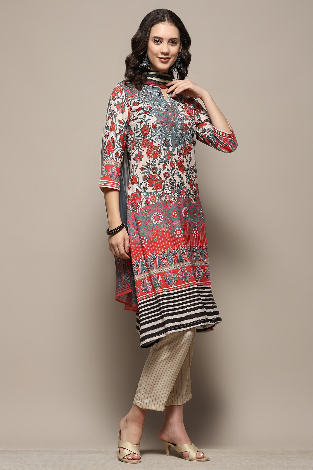 Beige Crepe Floral Printed Straight Suit Set image number 7