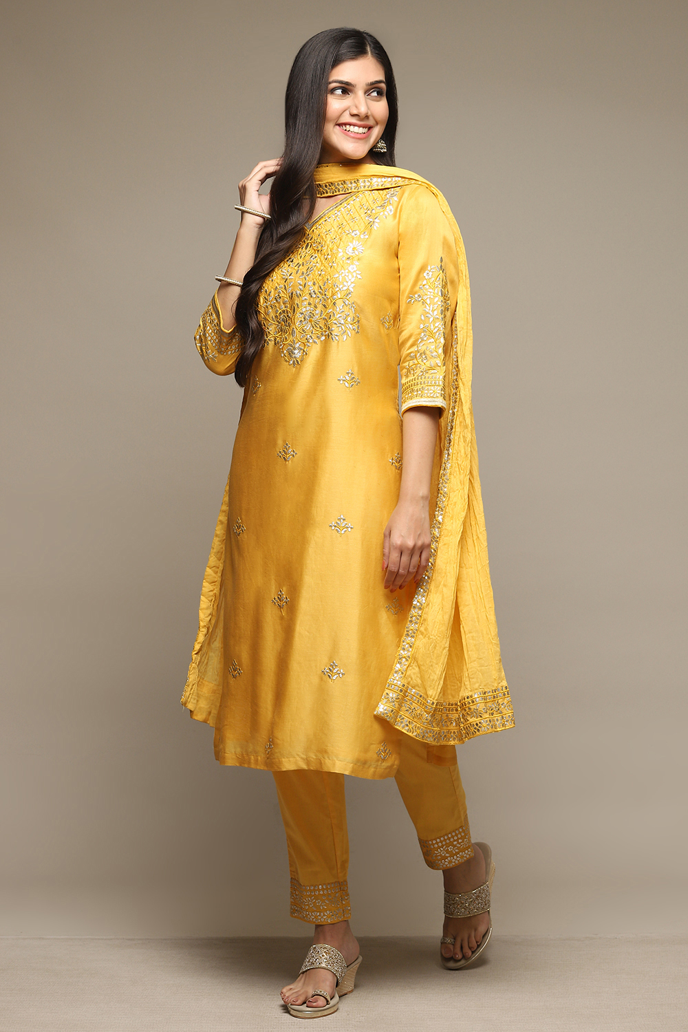 Yellow Straight Kurta Pants Suit Set image number 5