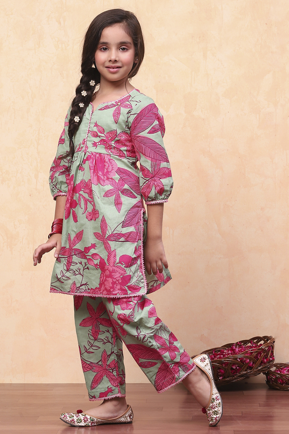 Green Cotton Floral Printed Straight Suit Set image number 3