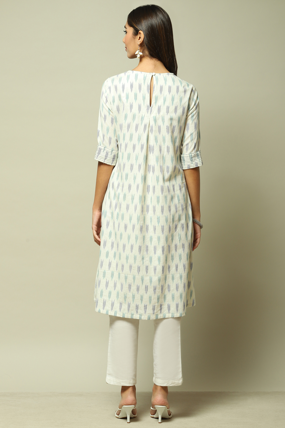 Off White & Blue Cotton IKAT Straight Yarndyed Kurta image number 4