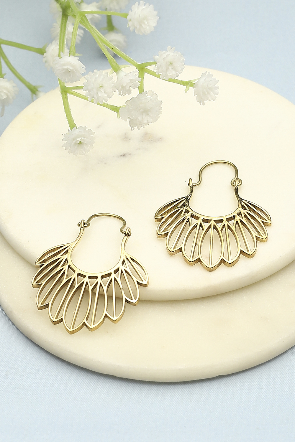 Gold Western Casual Hoops image number 0