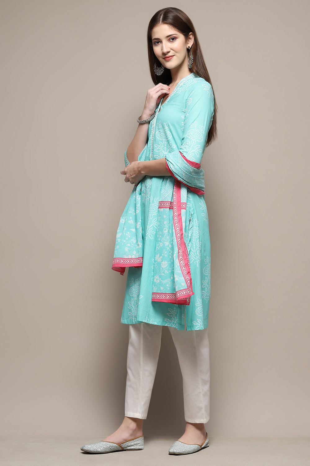 Light Pink Cotton Straight Kurta Palazzo Suit Set image number 4