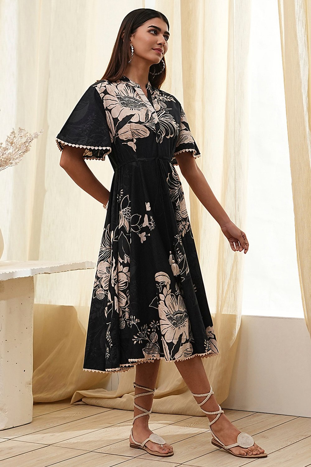 Black Cotton Floral Flared Dress image number 4