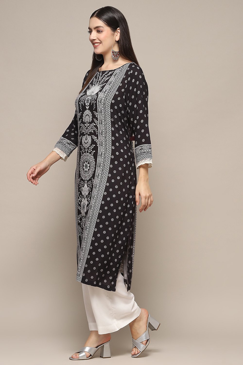 Black & White Printed Straight Kurta image number 2