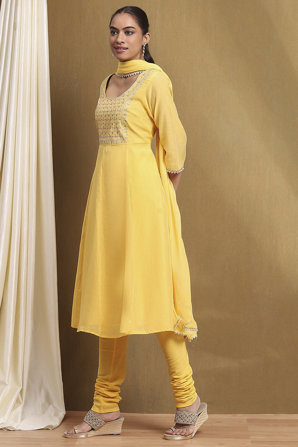 Yellow Embroidered Anarkali Suit Set image number 3