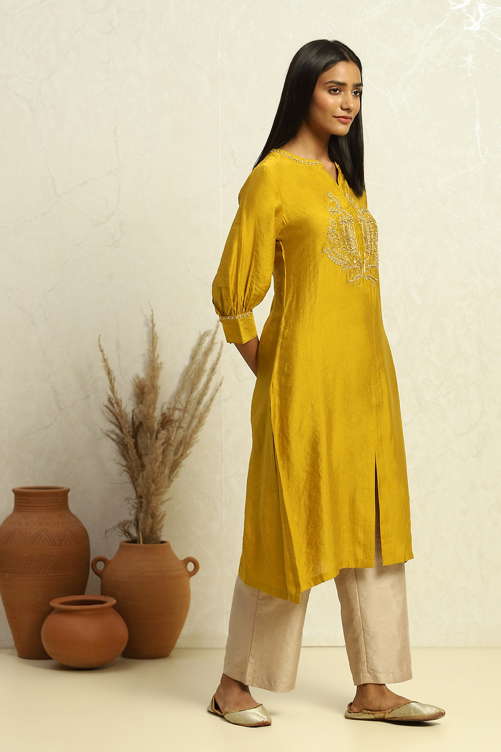 Yellow Embroidered Festive Straight Kurta image number 4