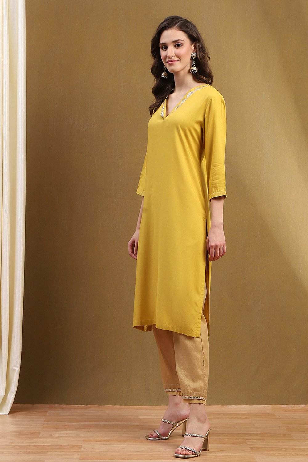 Mustard Yellow Solid Straight Kurta image number 2