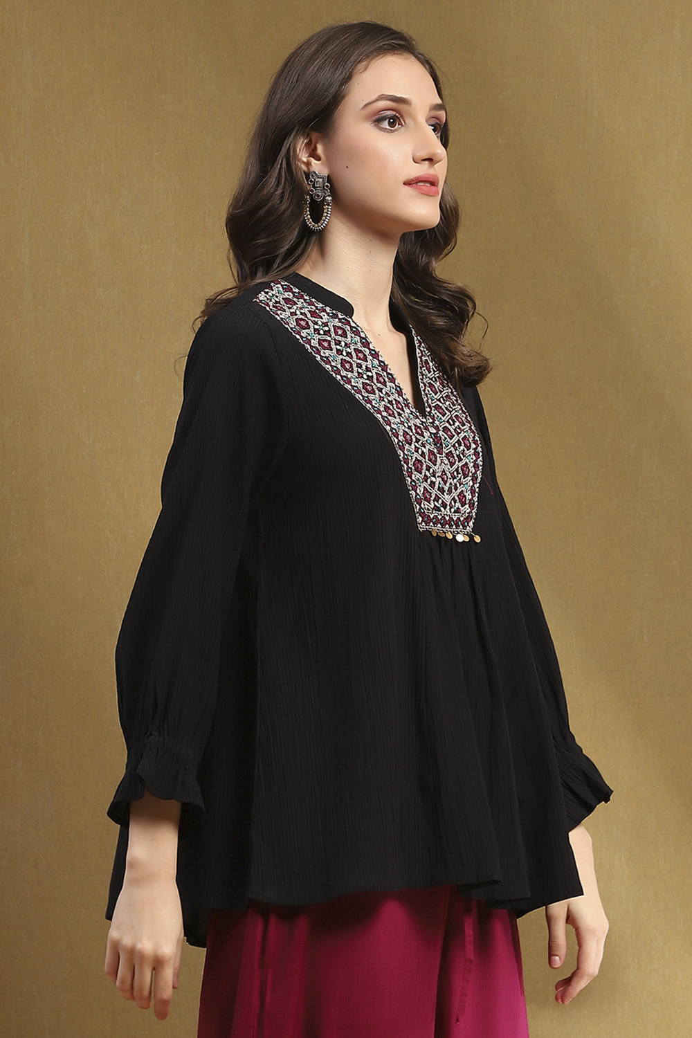 Black Embroidered A-Line Kurti image number 4