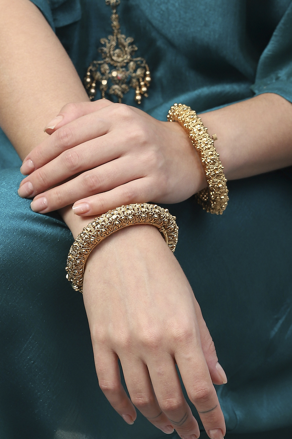 Gold Festive Kade Festive Bangle image number 1