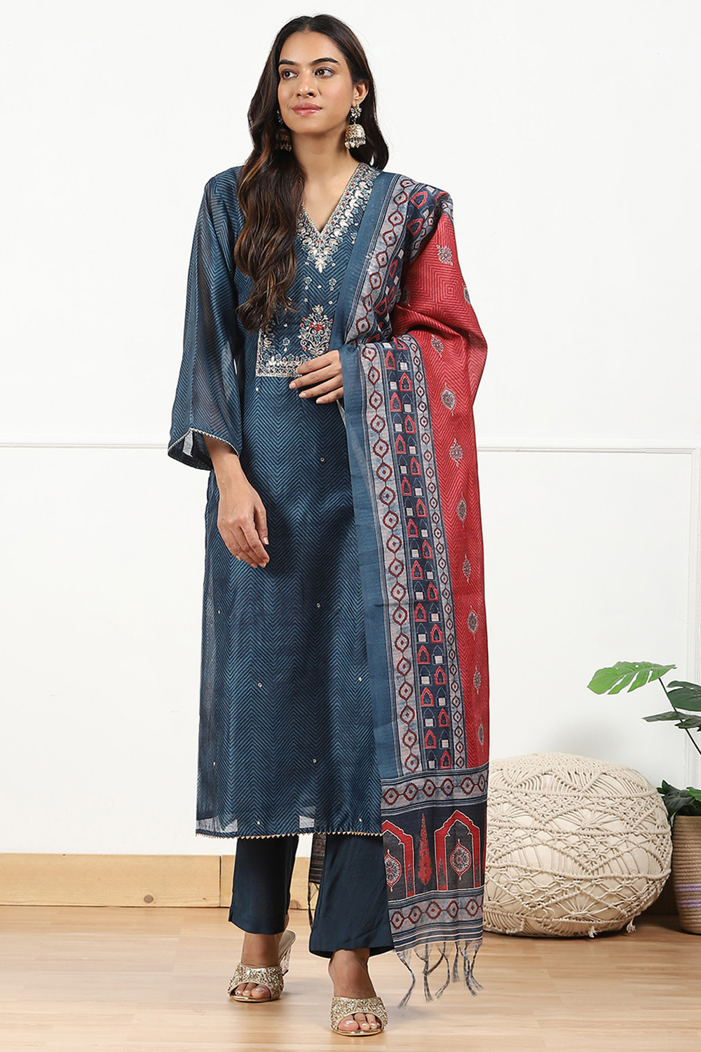 Grey Chanderi Hand Embroidered Unstitched Suit Set image number 5