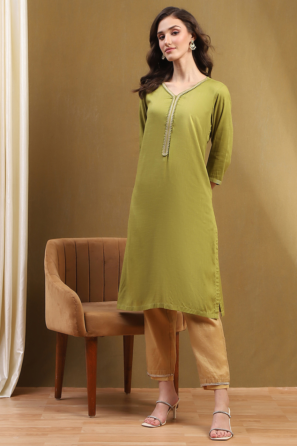 Green Solid Regular Fit Straight Kurta image number 0