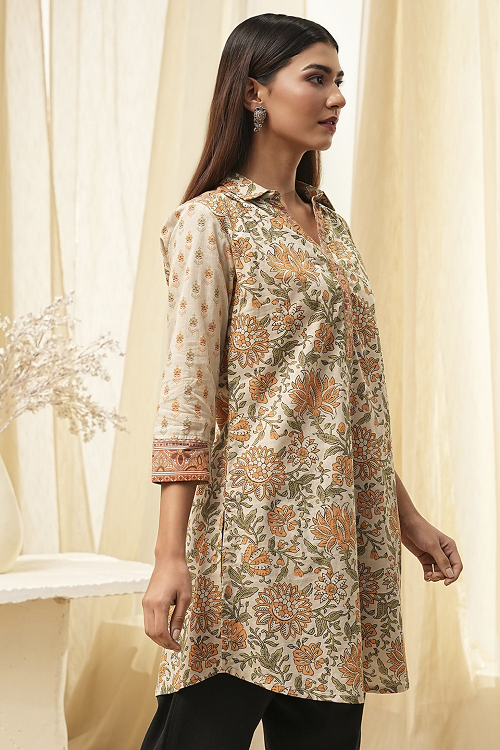 Honey Beige Cotton Floral Short Straight Kurta image number 4