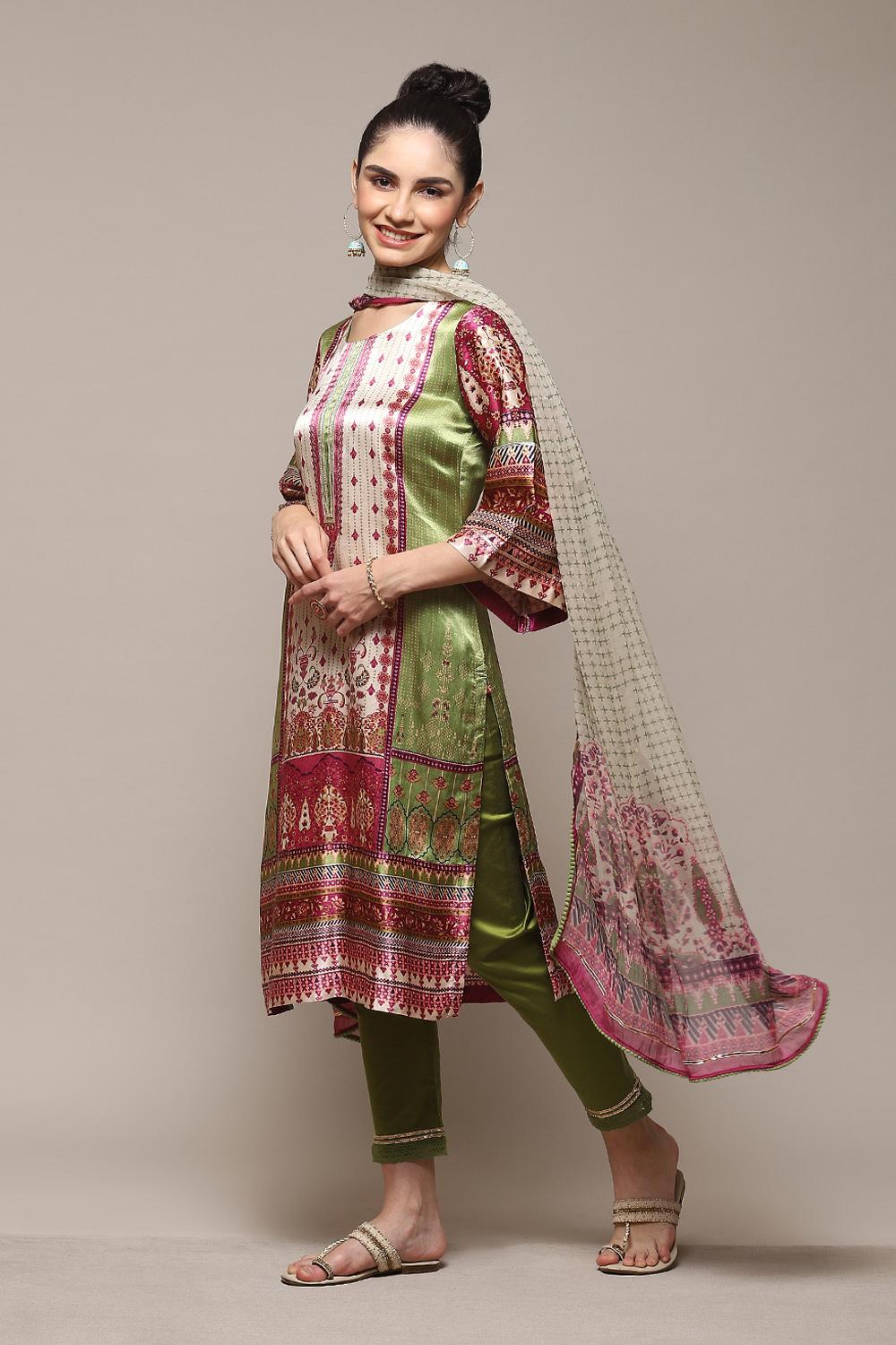 Green Silk Straight Kurta Slim Pant Suit Set image number 4