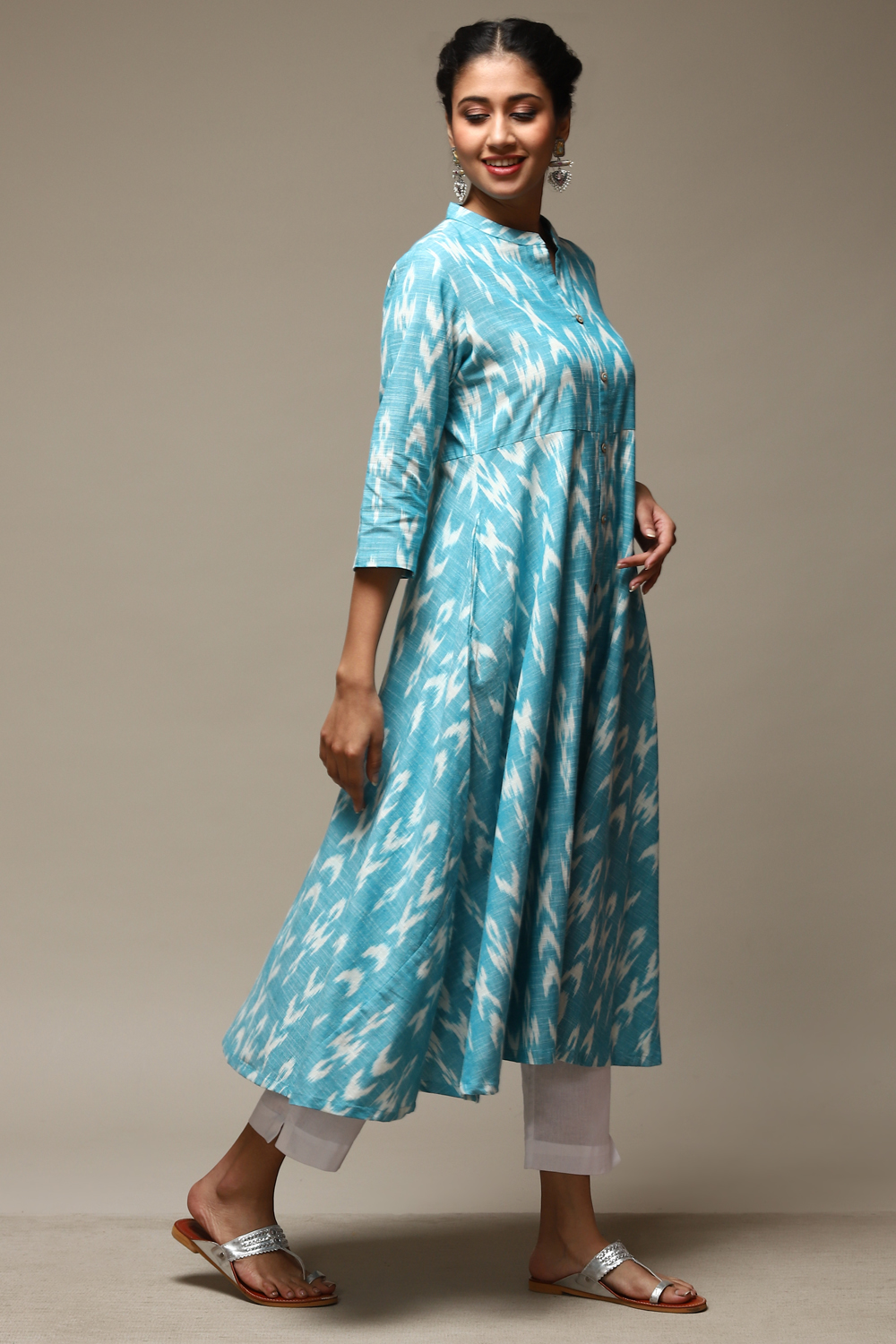 Turquoise Cotton IKAT Flared Yarndyed Kurta image number 4