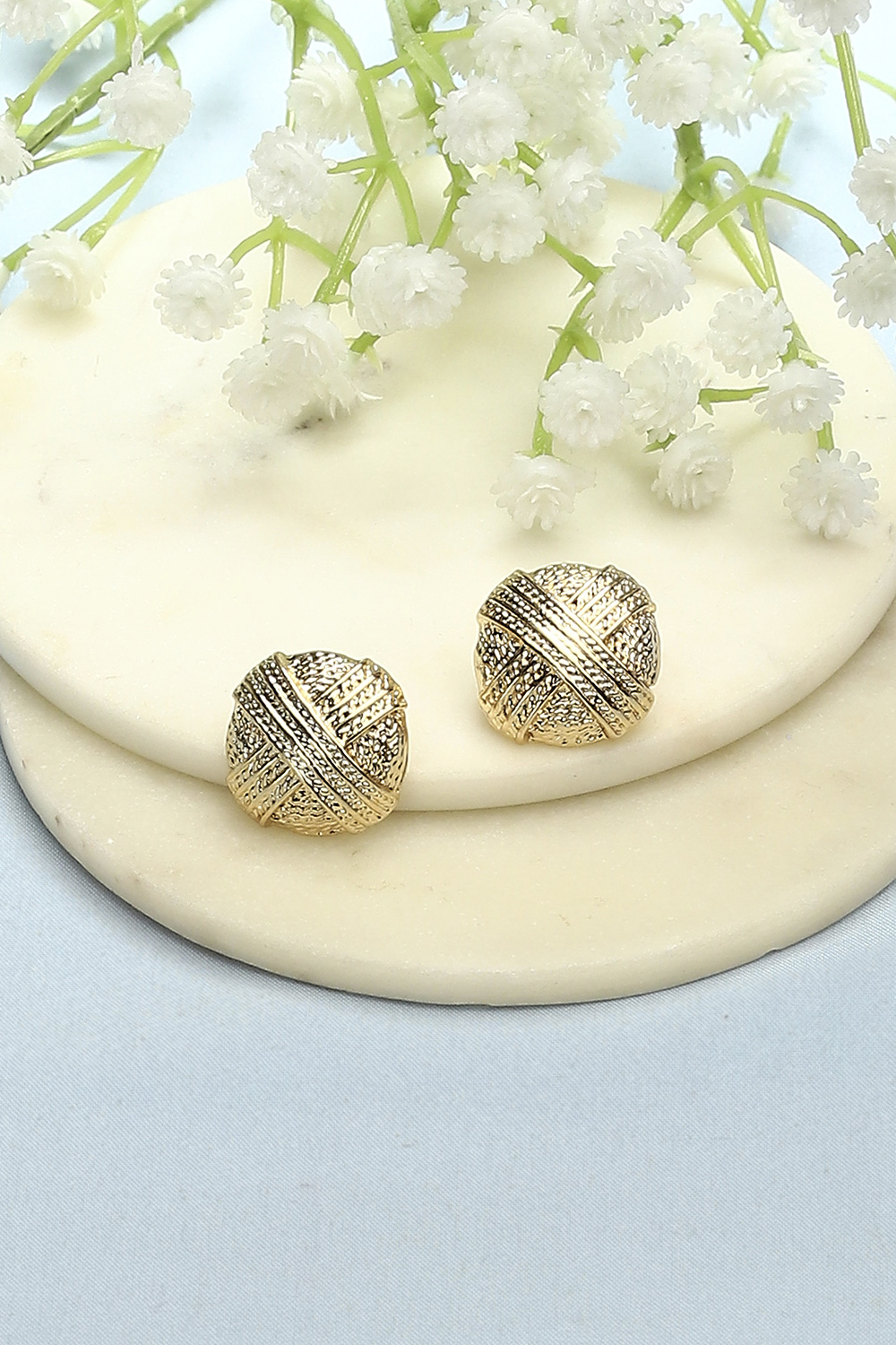 Gold-Toned Everyday Contemporary Studs image number 0