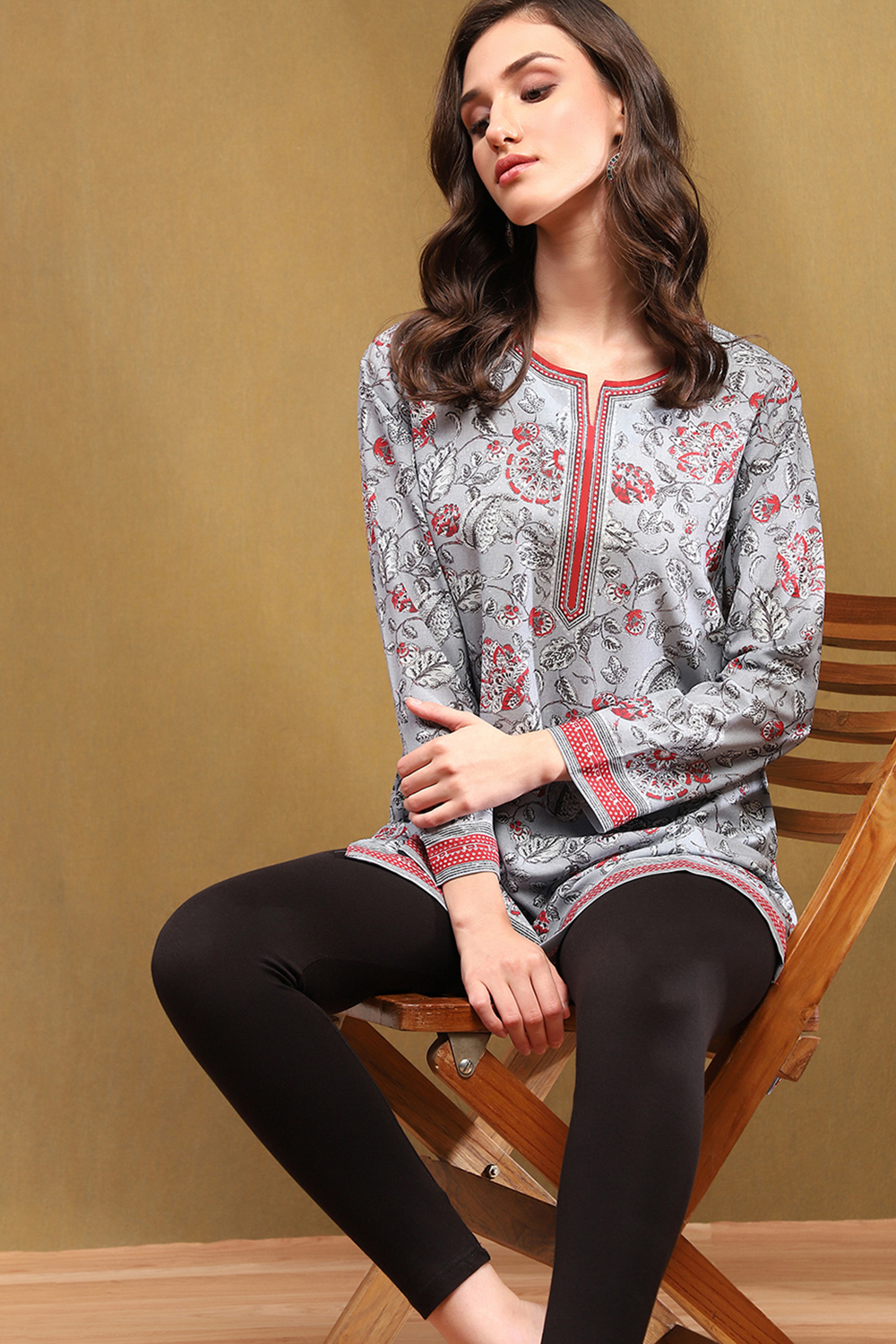 Grey Floral Printed Regular Fit Straight Kurti image number 0