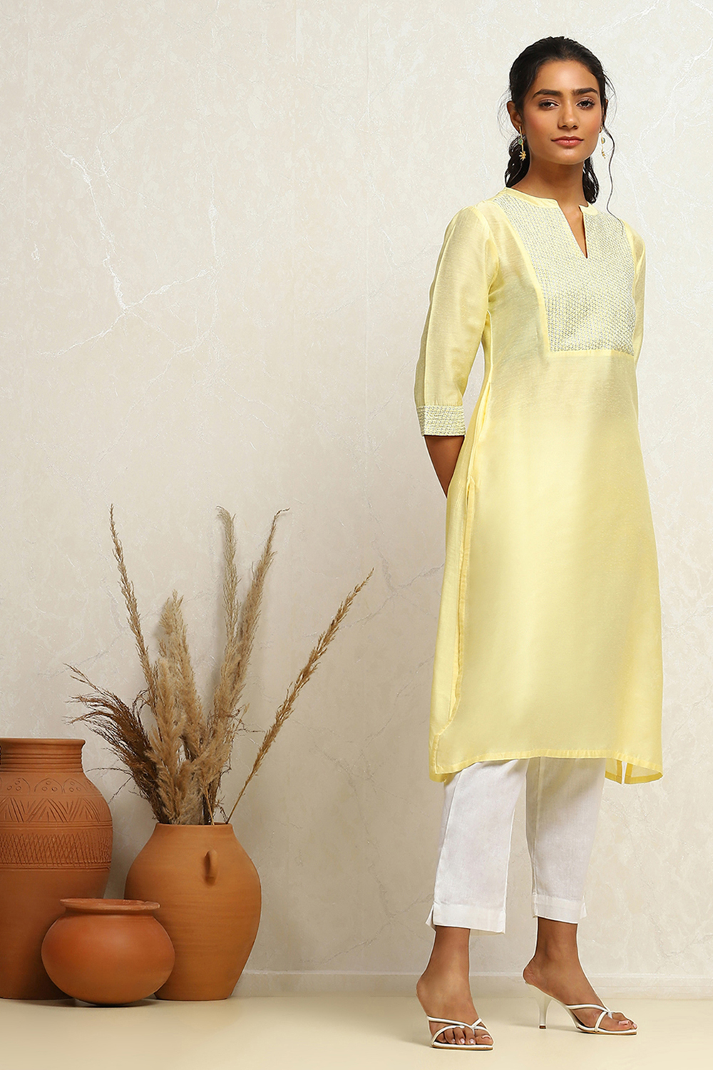 Yellow Solid Nylon Viscose Straight Kurta image number 4