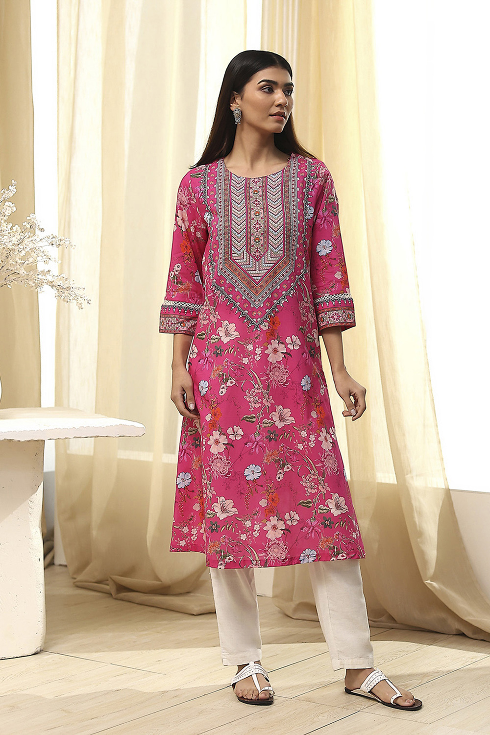 Pink Pure Cotton Floral Straight Kurta image number 5