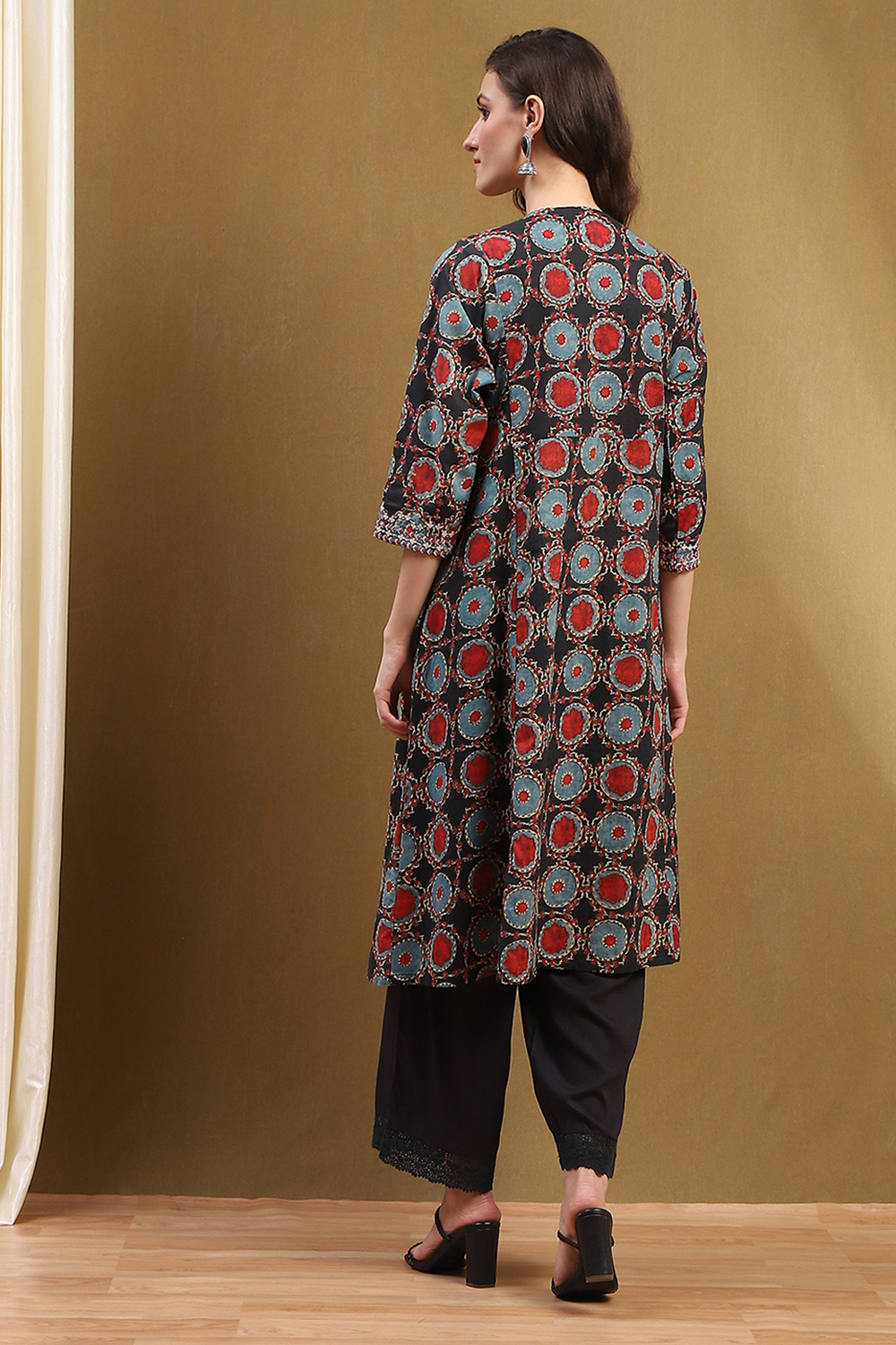 Black Cotton Printed Kalidar Kurta Set image number 4