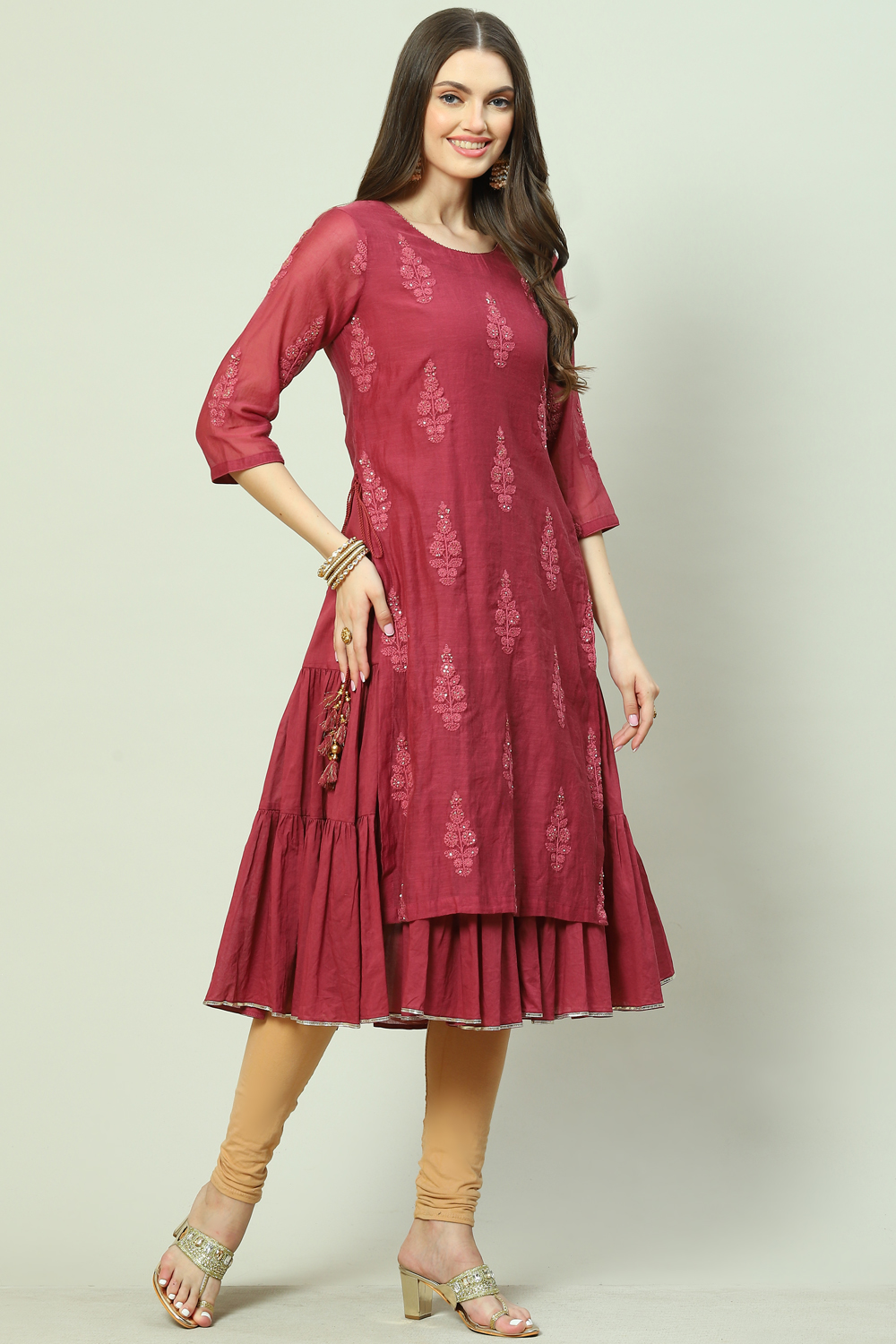 Straight embroidered kurta sale