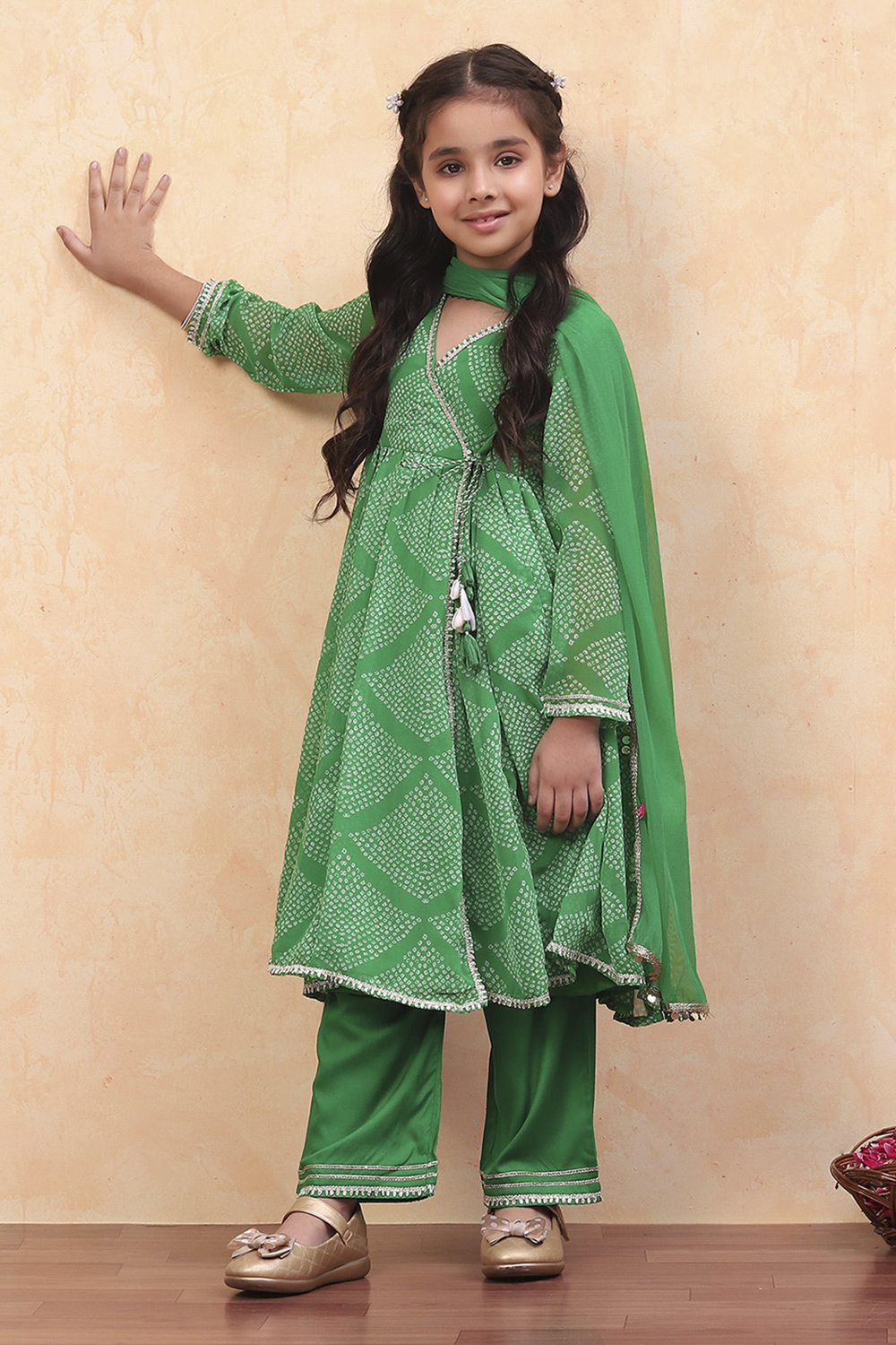 Green Polyester Blend Layered Suit Set image number 0