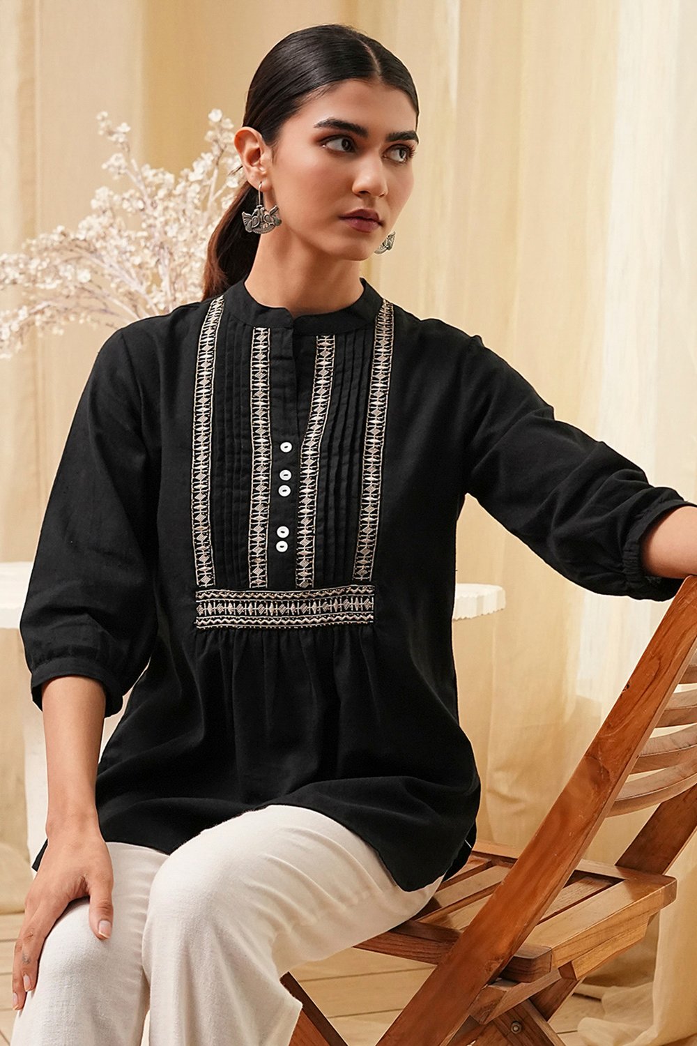 Black Cotton Straight Yarn Dyed Short Kurta image number 6