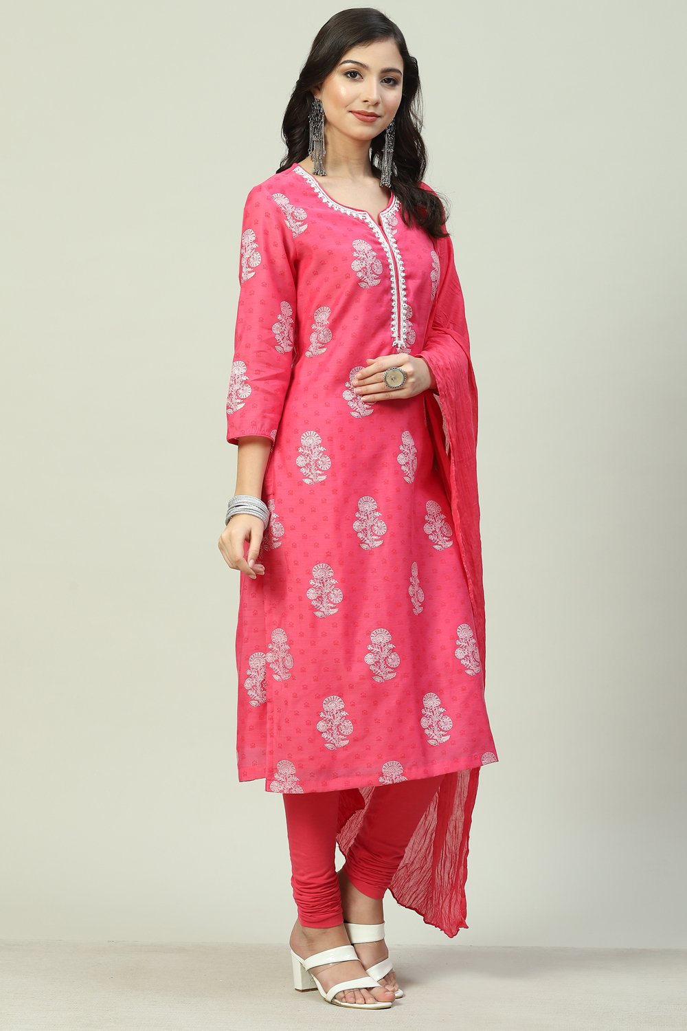 Peach Straight Kurta Churidar Suit Set image number 5