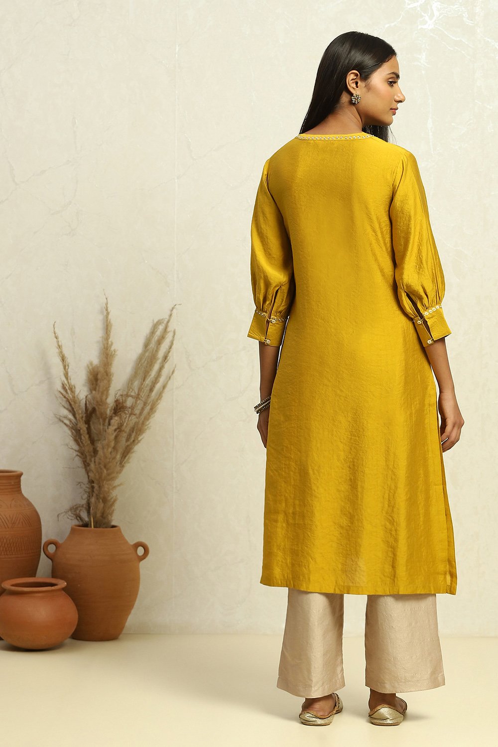 Yellow Embroidered Festive Straight Kurta image number 3