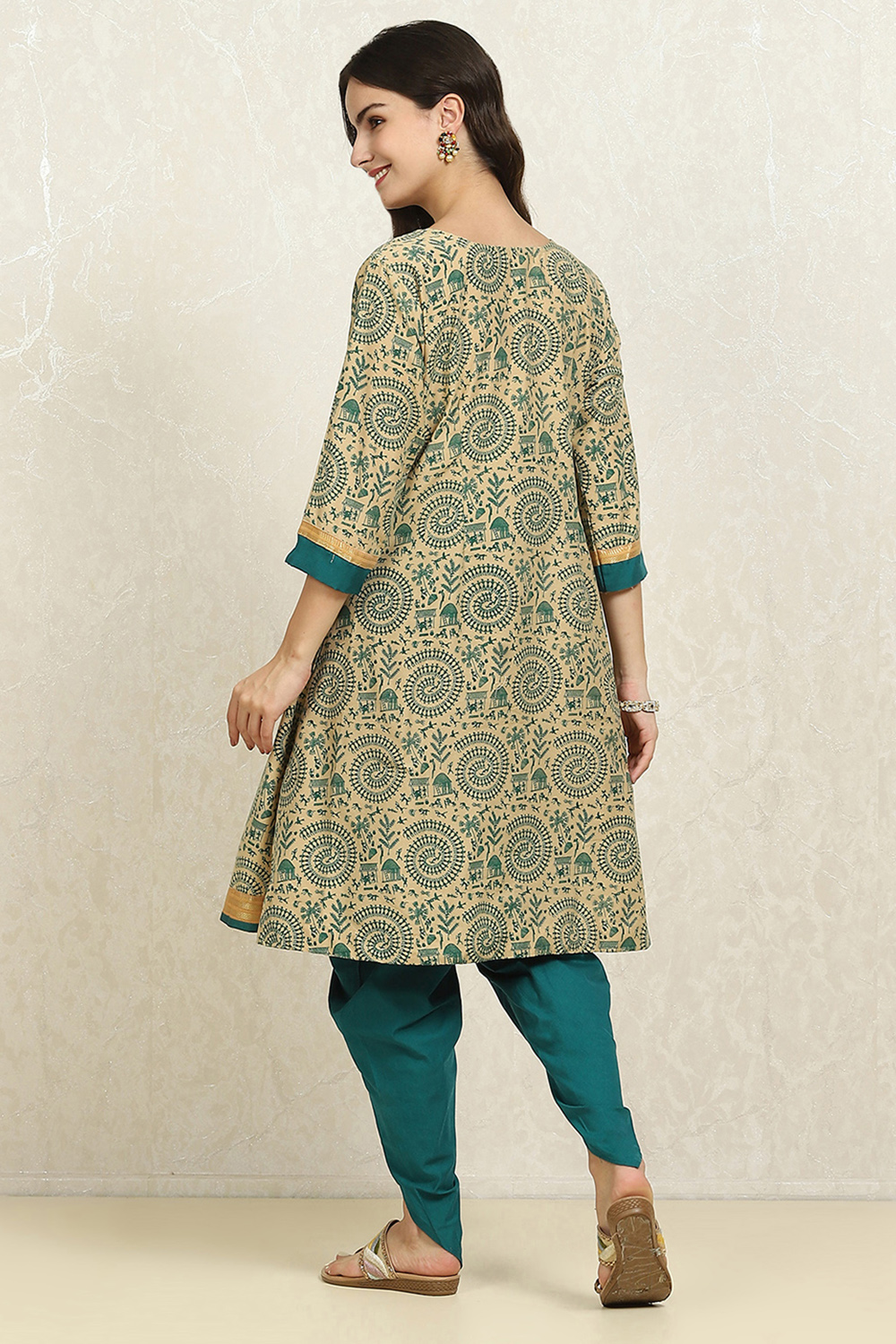 Green Cotton Handloom Unstitched Suit Set image number 5