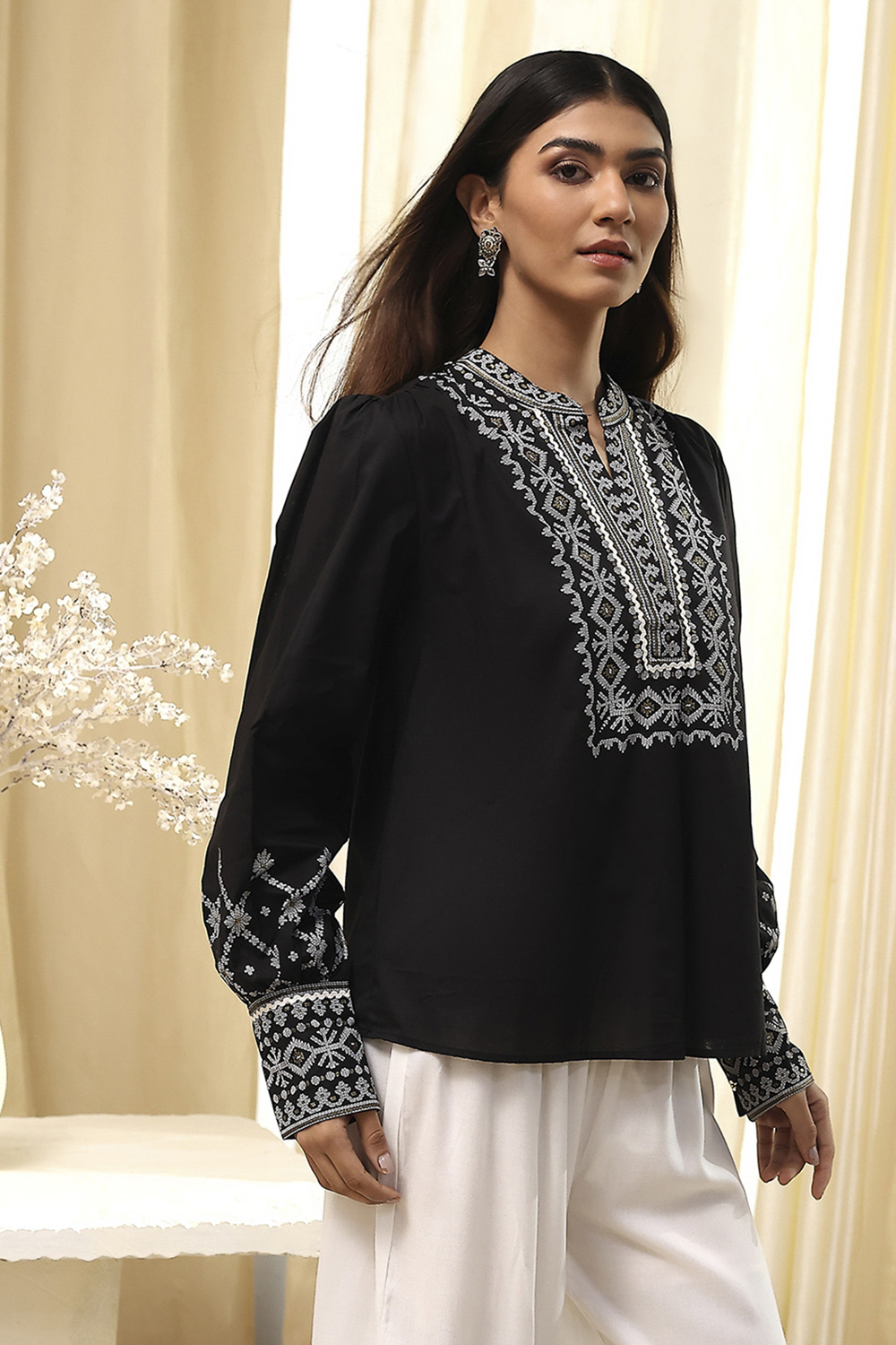 Black Cotton Printed A-Line Short Kurta image number 4