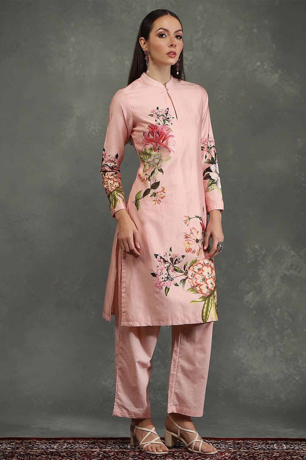 Rohit Bal Light Pink Silk Chanderi Floral Straight Kurta Set image number 4